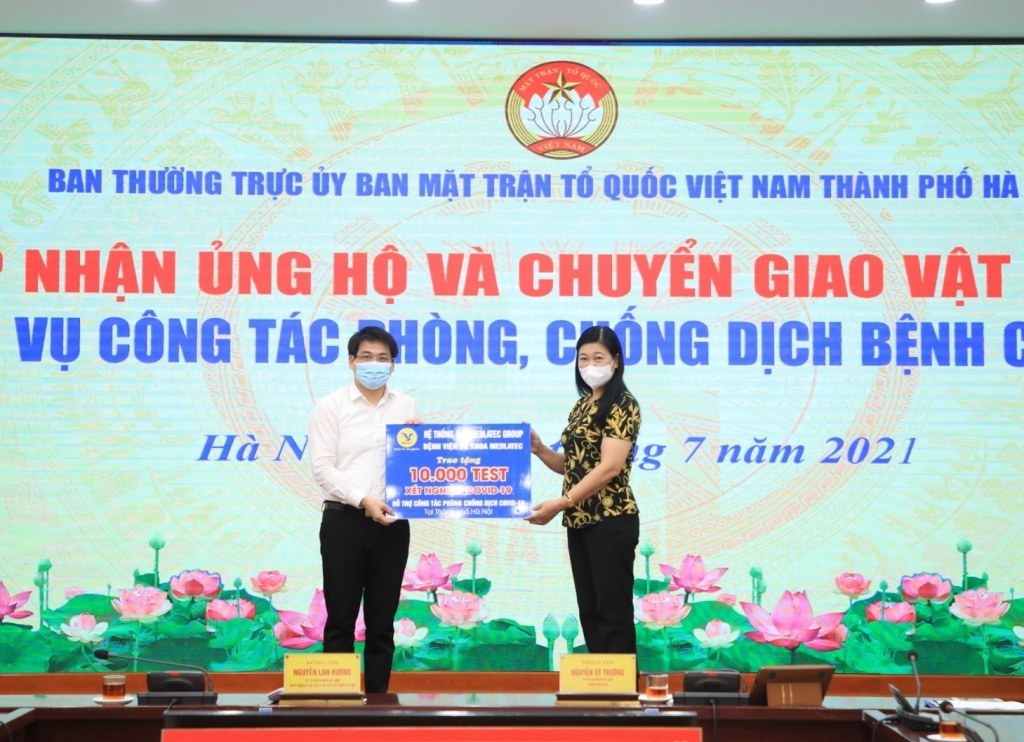 ​ Hà Nội tiếp nhận hơn 1,6 tỷ đồng ủng hộ phòng, chống dịch COVID-19