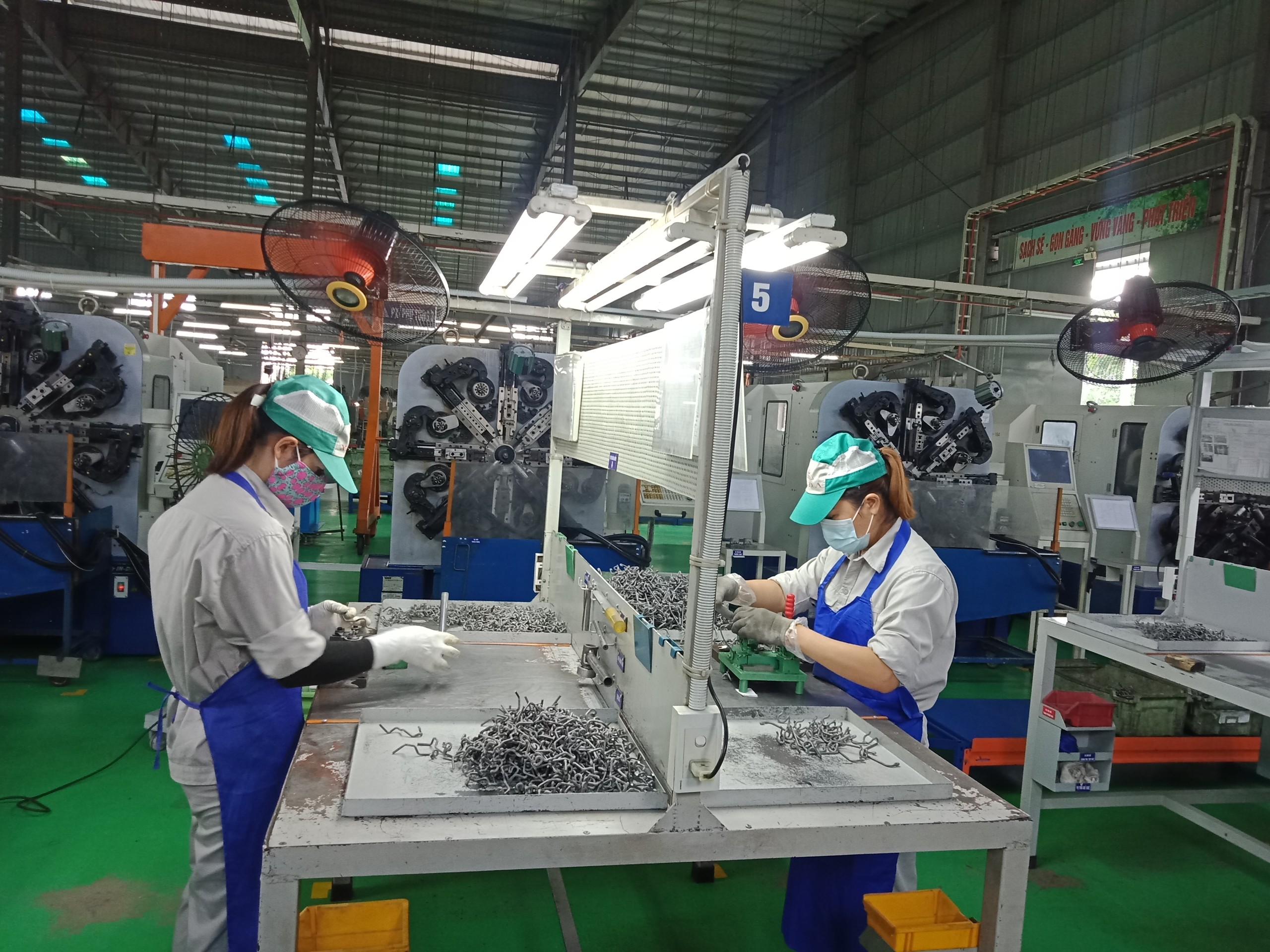 Hỗ trợ người lao động, doanh nghiệp Thủ đô vượt qua dịch bệnh