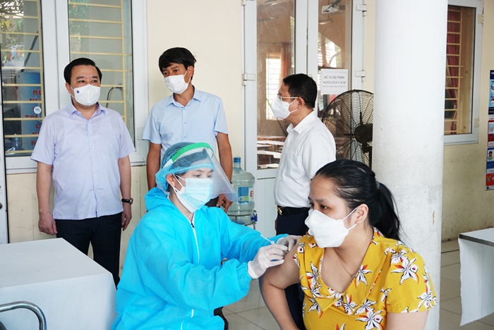 Hà Nội đã hoàn thành 73,3 tiến độ tiêm vaccine toàn thành phố