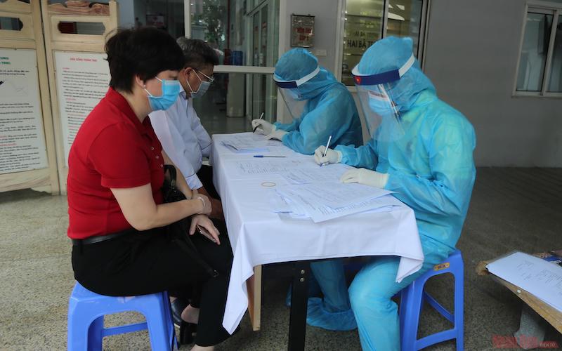 Đến trưa 4 10, đã lấy hơn 16 800 mẫu liên quan đến Bệnh viện Việt Đức