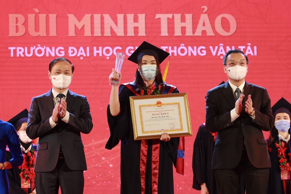 Hà Nội tuyên dương 90 thủ khoa xuất sắc tốt nghiệp các trường đại học, học viện trên địa bàn