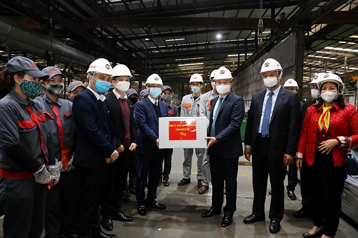 Lãnh đạo TP Hà Nội động viên sản xuất đầu năm tại các doanh nghiệp