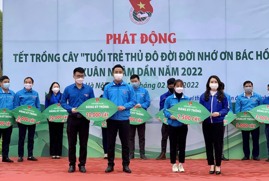 Trồng 120 cây giáng hương hoa vàng tại đền thờ Hai Bà Trưng