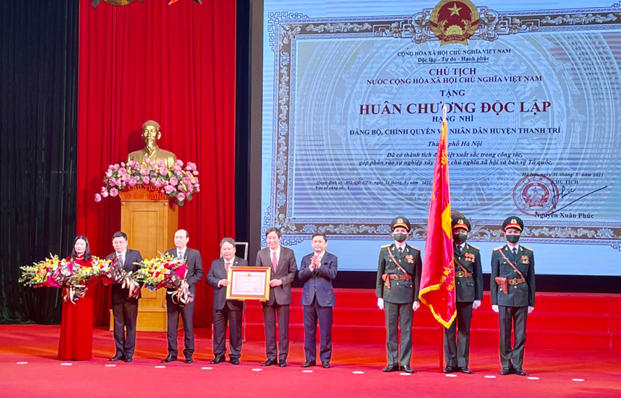 Huyện Thanh Trì đón nhận Huân chương Độc lập hạng Nhì