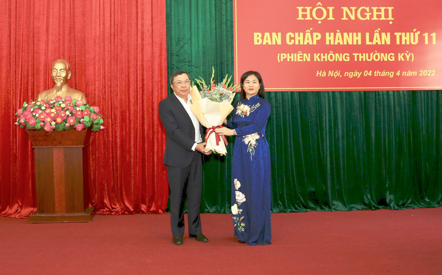Đồng chí Nguyễn Hữu Hoàng giữ chức vụ Phó Chủ tịch Hội Nông dân TP Hà Nội