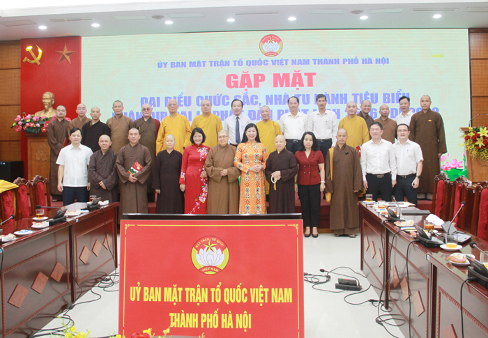 Gặp mặt đại biểu chức sắc, nhà tu hành tiêu biểu nhân dịp Đại lễ Phật đản Phật lịch 2566-DL 2022