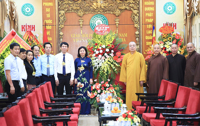 Lãnh đạo TP Hà Nội chúc mừng Giáo hội Phật giáo Việt Nam nhân dịp Đại lễ Phật đản
