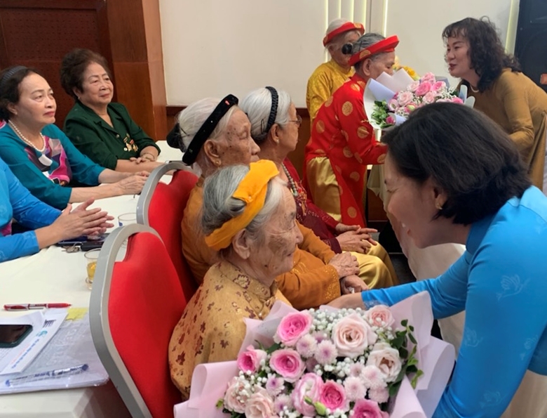 Những điển hình trong phong trào “Đền ơn đáp nghĩa” của phụ nữ Thủ đô