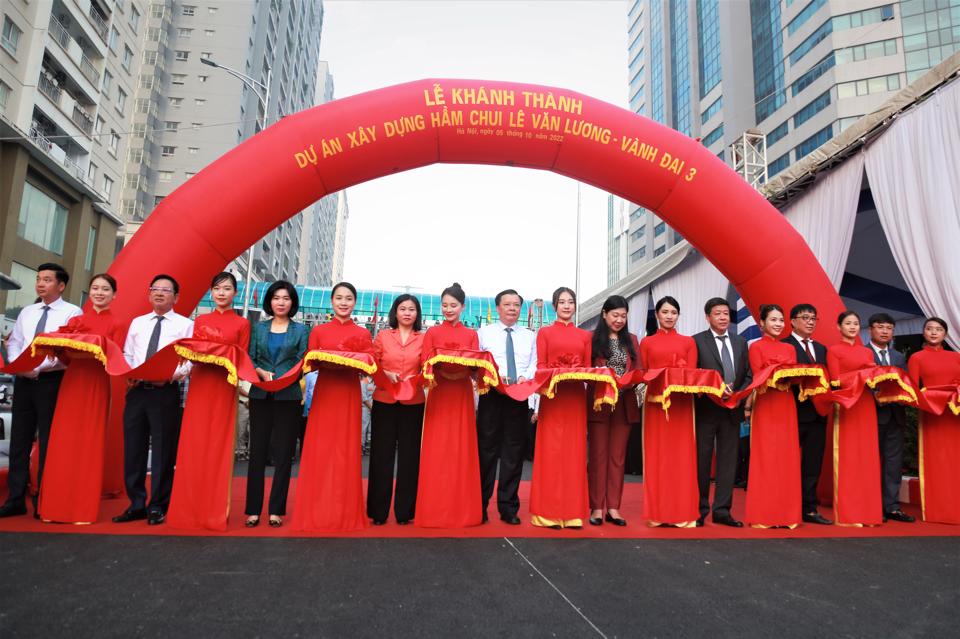 Chính thức thông xe hầm chui Lê Văn Lương – Vành đai 3