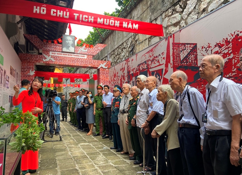 Khúc ca khải hoàn tái hiện chặng đường chiến đấu oanh liệt của quân và dân Thủ đô