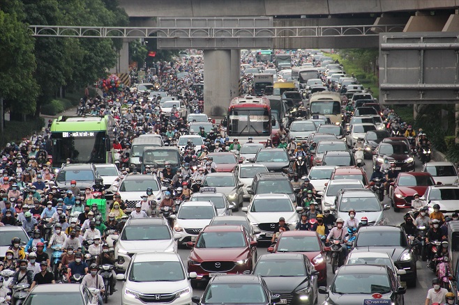 Thu phí thôi, chưa đủ