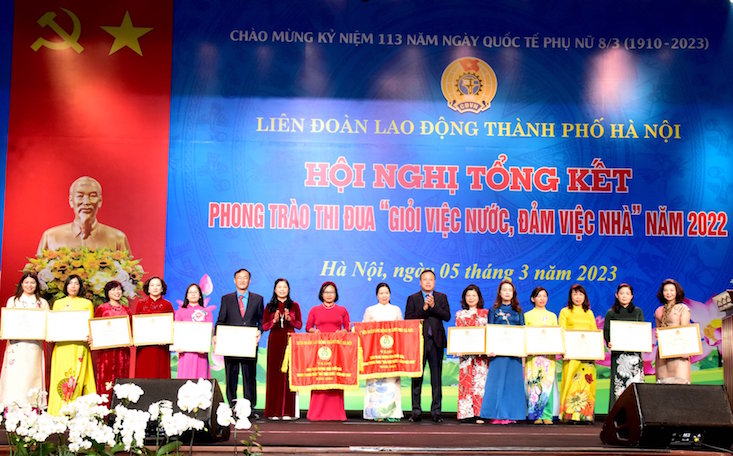 Tri ân nữ cán bộ, đoàn viên Công đoàn Thủ đô xuất sắc