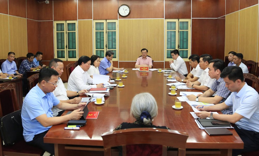 Bí thư Thành ủy Đinh Tiến Dũng tiếp công dân giải quyết 2 vụ việc tại các huyện Đông Anh, Quốc Oai