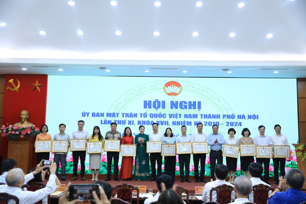 Phát huy vai trò của Mặt trận trong việc lấy ý kiến Nhân dân vào dự thảo Luật Thủ đô sửa đổi