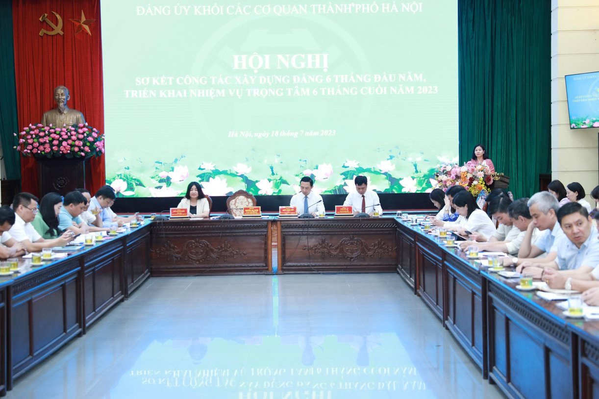 Nâng cao ý thức trách nhiệm, hiệu quả thực thi công vụ của đội ngũ cán bộ, công chức Thủ đô