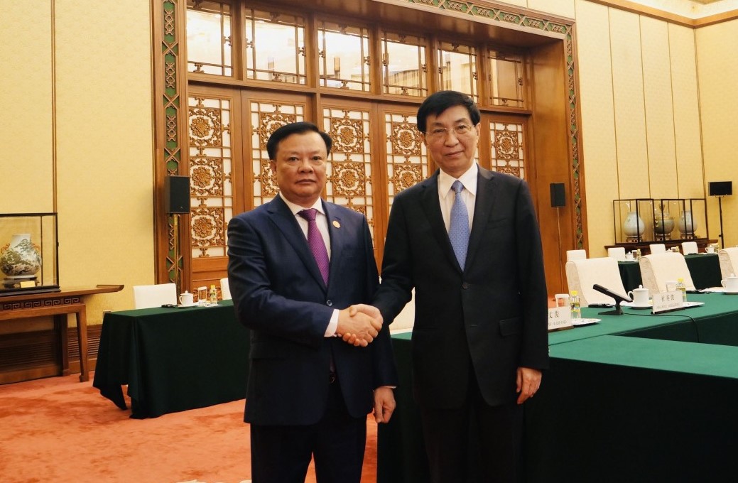 Đoàn đại biểu cấp cao thành phố Hà Nội chào xã giao Chủ tịch Chính hiệp Trung Quốc Vương Hộ Ninh