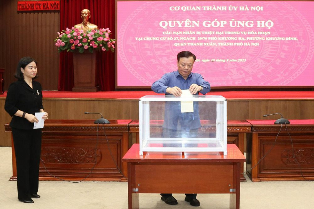 Cơ quan Thành ủy Hà Nội quyên góp ủng hộ nạn nhân vụ cháy tại quận Thanh Xuân