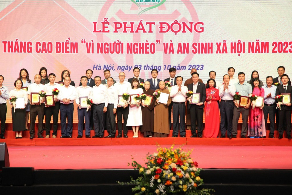 Hà Nội Hơn 50 tỷ đồng ủng hộ Tháng cao điểm “Vì người nghèo và an sinh xã hội