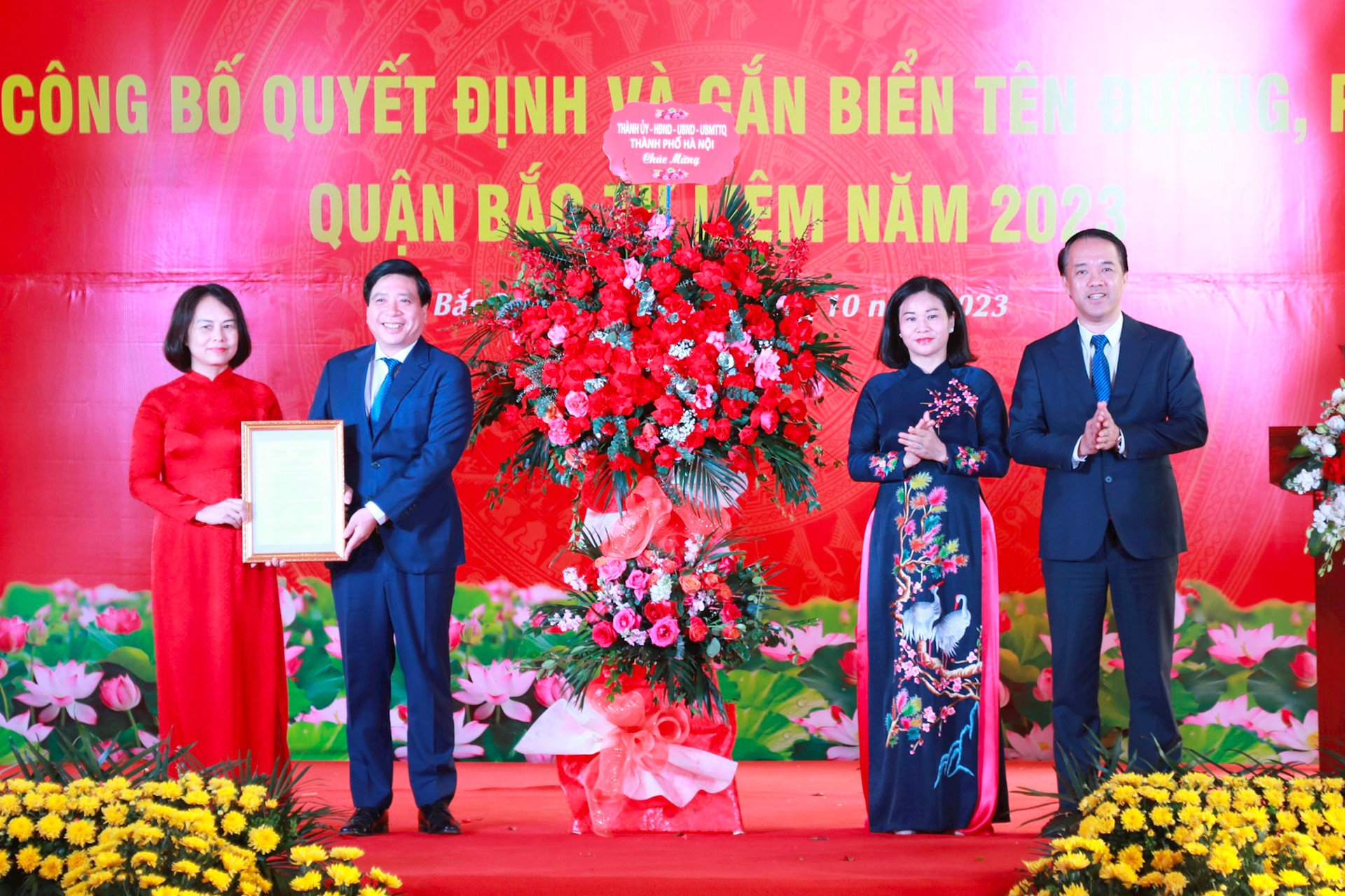 Quận Bắc Từ Liêm gắn biển tên 4 tuyến đường, phố