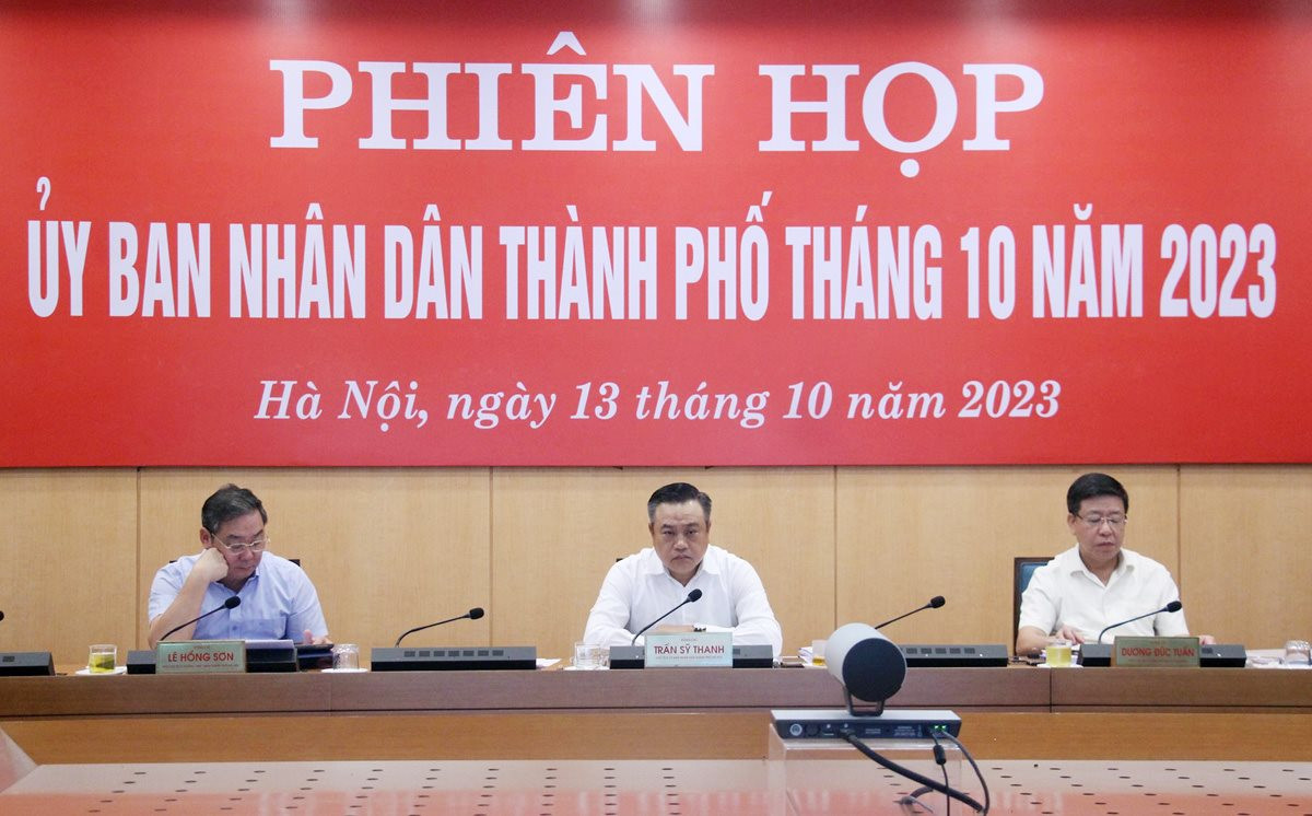 Thành phố xem xét phân cấp việc cấp giấy phép kinh doanh dịch vụ karaoke