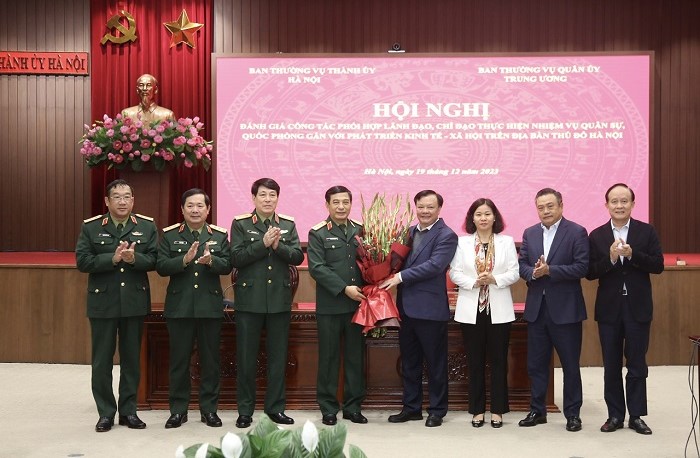 Tăng cường phối hợp thực hiện nhiệm vụ quân sự, quốc phòng gắn với phát triển kinh tế-xã hội Thủ đô