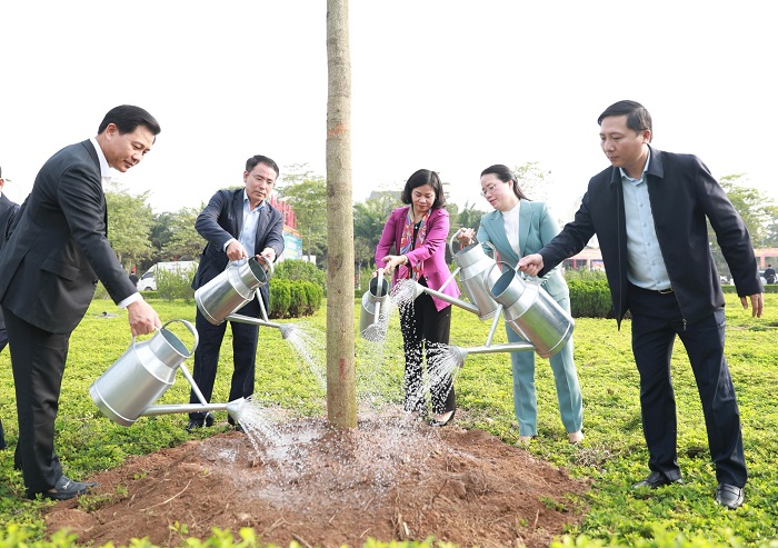 Huyện Mê Linh sẽ trồng mới khoảng 26 000 cây xanh trong năm 2024