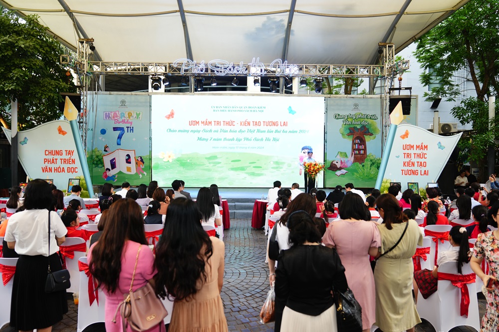 Phố Sách Hà Nội “Ươm mầm tri thức - Kiến tạo tương lai”