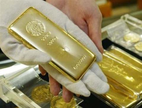 Gold prices decrease by VND300,000 per tael