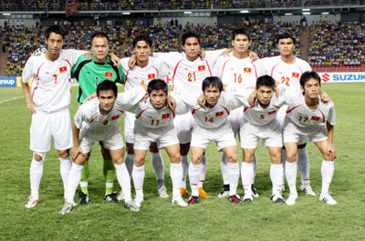 越南国家足球男队到黎巴嫩参加亚洲杯预选赛