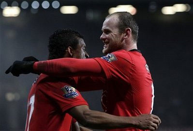 鲁尼４球助曼联暂当“领头羊”