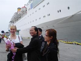1,700 visitors travel to Vietnam by sea