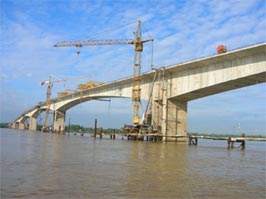 Ham Luong Bridge opens to traffic