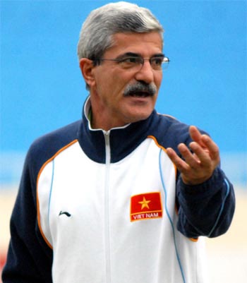 Coach Calisto offered record salary to remain with national team