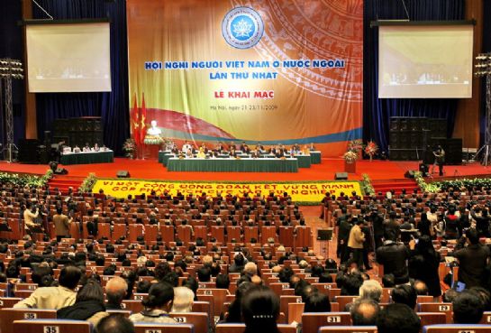 Từ bốn biển trở về đất mẹ
