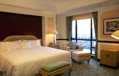 Prices at five-star hotels in Hanoi reduced