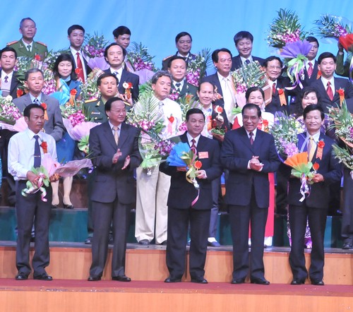 Tổng Bí thư Nông Đức Mạnh Ai cũng có thể học và làm theo Bác một cách tự giác