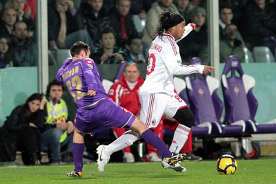 意甲 小罗两助攻导演大逆转米兰补时绝杀2-1奏凯