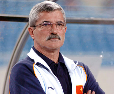 卡里斯托决定继续挂帅越南国家男足