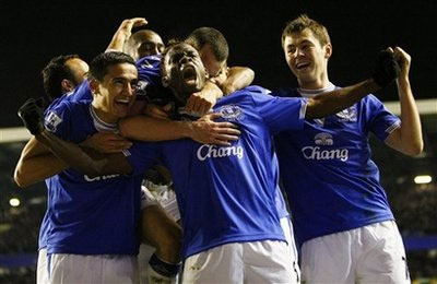 英超·综合消息：埃弗顿逆转切尔西　曼联平局错失良机