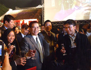 为越南侨胞举行“故乡之春节”活动