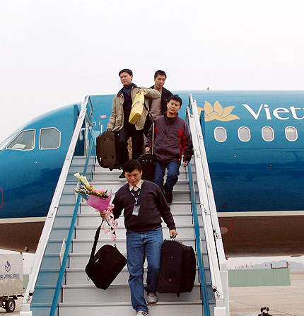 Local airfare ceiling to be raised to more than VND2 million