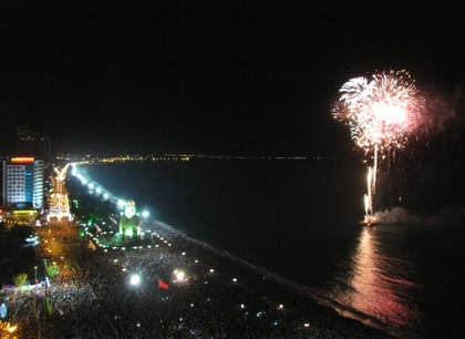 Nha Trang attracts tourists during Tet holiday