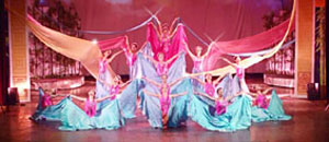 瓯姬现代艺术表演中心于河内问世