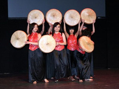 热闹的越南留学生文化晚会