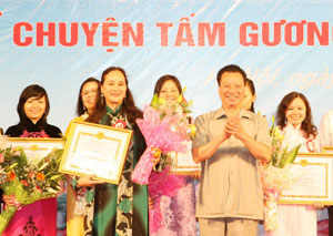 Bài học sau 3 năm triển khai Cuộc vận động “Học tập và làm theo tấm gương đạo đức Hồ Chí Minh” ở ngoài nước