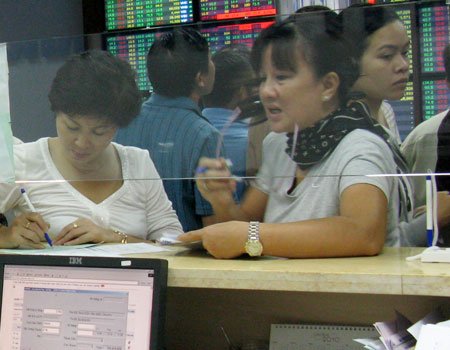 Sức cầu cổ phiếu trở lại