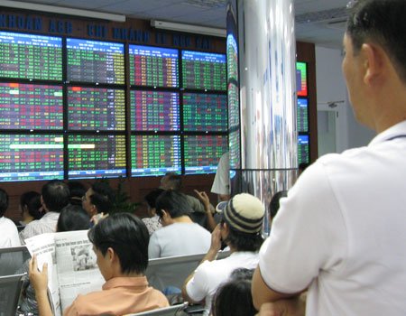 Tăng cường chốt lời khiến Vn-Index đứt mạch lên điểm