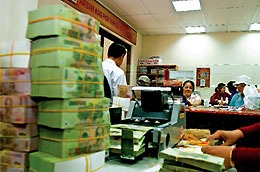Vốn “bơm” qua thị trường mở giảm mạnh
