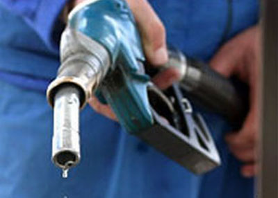 Prices of oil products slashed by VND300-500 per litre