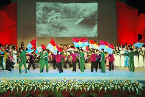 “庆祖国统一，庆升龙——河内1000岁生日”艺术史诗